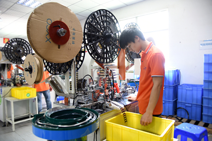 电子连接器组装工序应注意的事项及品质要求「轩业」